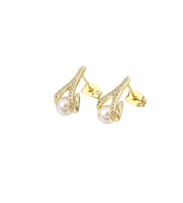 Ana Pearl Stud Earrings